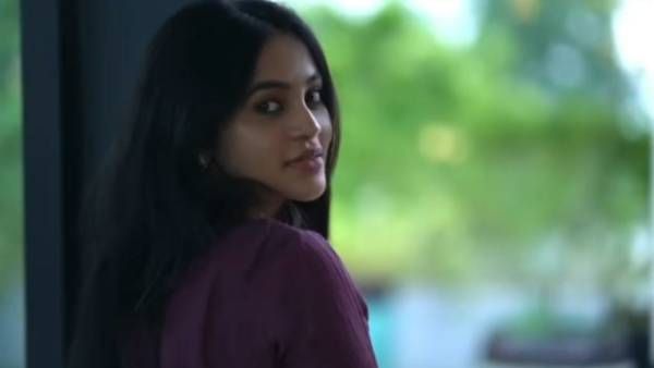 வளையோசை பாடலுக்கு க்யூட்டாக பர்ஃபார்ம் செய்த பவானிஸ்ரீ.. என்னா லுக்குடா சாமி!