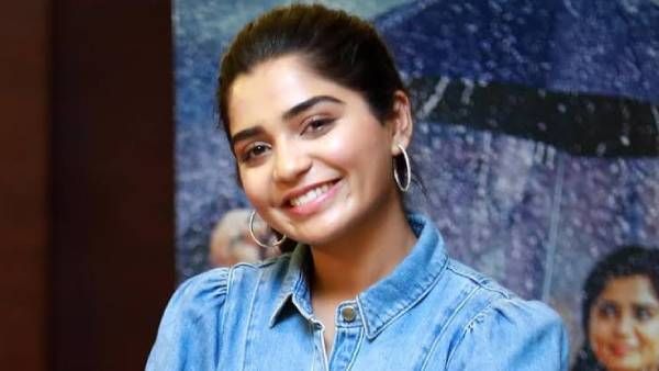 8 தோட்டாக்கள் தெலுங்கு ரீமேக்கில் குட்டி ஜானு.. தெலுங்கிலும் குவியும் வாய்ப்புகள்!