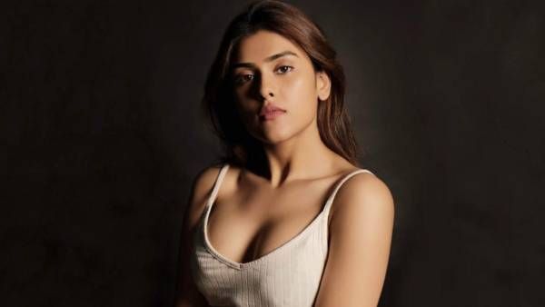 ஆண் நண்பருடன் 5 நட்சத்திர ஹோட்டலில் இருந்த பிரபல தென்னிந்திய நடிகை அதிகாலை 3 மணிக்கு அதிரடி கைது