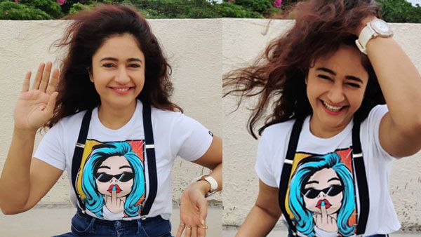 டி சர்ட்டில் அந்த விரலை காட்டும் புகைப்படம்.. என்ன சிம்ரன் இதெல்லாம் என பூனமை ஓட்டும் ஃபேன்ஸ்!