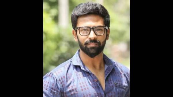 சூப்பர்ஹிட் பீர்பால் படத்தின் ரீமேக்... நடிக்கவிருக்கும் மாஸ்டர் பட நடிகர்