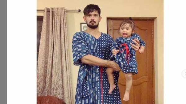 அப்பாவும் பெண்ணும் ஒரே கலர் டிரஸ்... மகளுடன் க்யூட் அடாவடி செய்யும் நகுல்!