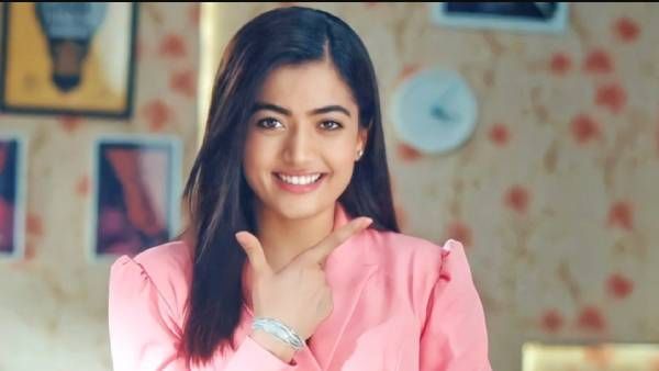 தளபதி விஜய்யுடன் எப்போது நடிப்பீங்க… ரசிகர் கேட்ட கேள்வி... ராஷ்மிகா என்ன சொன்னாங்க தெரியுமா?