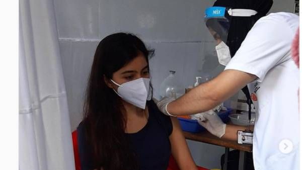 கொரோனா தடுப்பூசி போட்டுக் கொண்ட தென்றல் அம்ரிதா... அனைவரும் போட கோரிக்கை