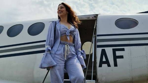 அதை பண்ணலாமா வேணாமா... குழப்பத்துடன் தமன்னா வெளியிட்ட புகைப்படம்!