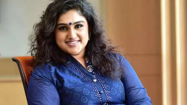 அவைலபிளா? என்ன பொம்பளம்மா நீ.. விளாசிய நெட்டிசன்.. உன் வேலைய பாரு என வெளுத்து வாங்கிய வனிதா!