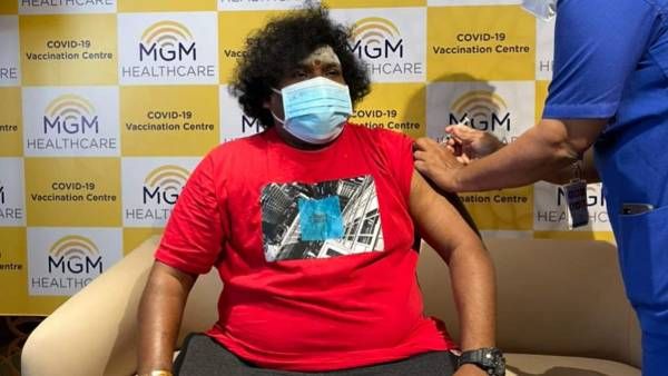 கொரோனா தடுப்பூசி போட்டுக்கிட்டேன்... நீங்களும் போட்டுக்கங்க... யோகி பாபு அட்வைஸ்!