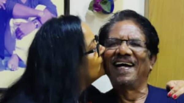 கன்னத்தில் முத்தம் கொடுத்த ராதா.. 