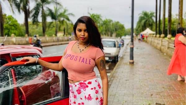 சாதாரணமாவே நல்லாருக்கும்.. இதை சொல்லவா வேணும்.. பிகினியில் கதறவிடும் டிக்டாக் இலக்கியா!