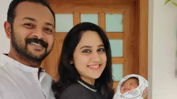 கர்ப்பமானதையே சொல்லலையே.. அழகான ஆண் குழந்தைக்கு அம்மாவான கோப்ரா பட நடிகை.. குவியுது வாழ்த்து!