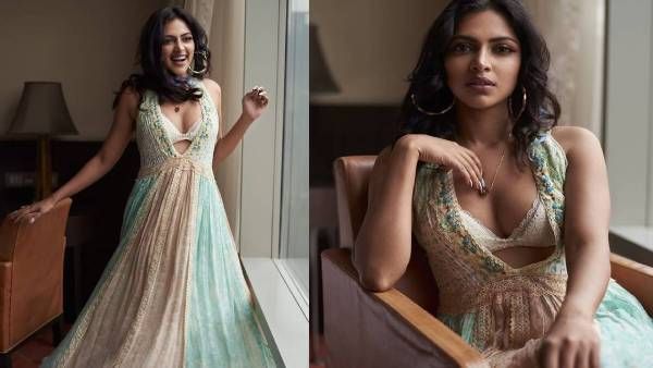 ச்சீச்சீ...உள்ளாடை தெரிய மோசமாக போஸ் கொடுத்த அமலாபால்