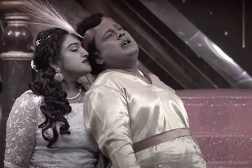 சுரேஷ் சக்கரவர்த்தியுடன் ரொமான்ஸ் செய்த வனிதா.. ஜூலியை புகழ்ந்த ராஜமாதா.. பிக்பாஸ் ஜோடிகள் ப்ரோமோ!