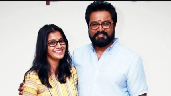 வானம் அளவுக்கு உங்களை விரும்புறேன்... சரத்குமாரின் பிறந்தநாளில் வரலஷ்மி வாழ்த்து