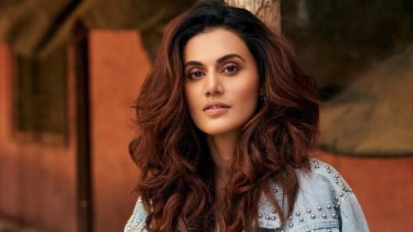 திரையில் 10 ஆண்டுகளை கடந்த ஆடுகளம் நாயகி... தயாரிப்பாளராகிறார் டாப்சி