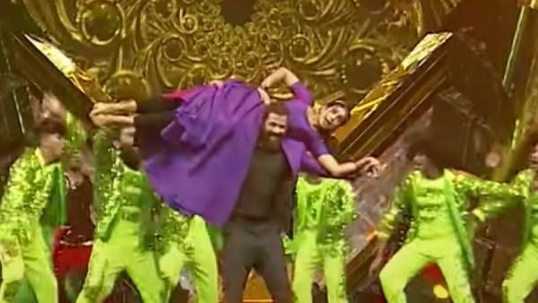 சம்யுக்தாவை அலேக்காய் தூக்கிய ஜித்தன் ரமேஷ்.. ஆட்டம் பாட்டத்துடன் களைக்கட்டிய பிக்பாஸ் ஜோடிகள்!