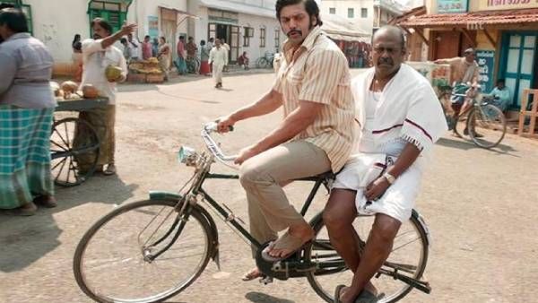 ”வாத்தியாரே இதான் ட்விட்டர் வாத்தியாரே.. பாக்ஸிங்கை விட ரத்த பூமி”; ஆர்யா போட்ட அசத்தல் ட்வீட்!