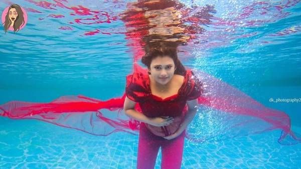 தண்ணீருக்கு அடியில் கர்ப்பகால ஃபோட்டோஷுட்...அசத்தும் பாரதி கண்ணம்மா வெண்பா