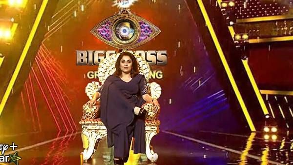 என்ன சொல்றீங்க ராஜமாதா பிக் பாஸ் 5ல கலந்துக்க போறாங்களா? விஜய் டிவி தீவிர பேச்சுவார்த்தை!