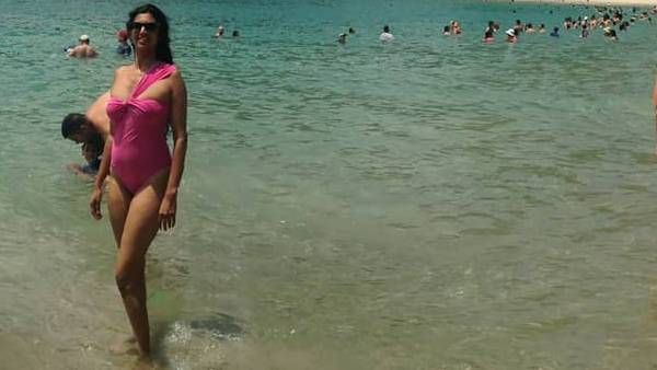 ப்பா.. கஸ்தூரியா இது? பிகினி.. ஸ்லீவ்லெஸ் மாடர்ன் டிரெஸ்ஸில் கலக்கல் செல்பி.. தகிக்கும் இன்ஸ்டா!