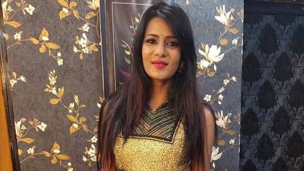 மாற்றி மாற்றி பேசும் மீரா மிதுன்.. மன நல ஆலோசகர் முன்னிலையில் விசாரிக்க போலீஸ் முடிவு!