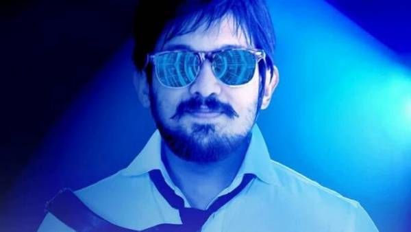 ‘வாட்டர் பர்த்’ முறையில் தண்ணீர் தொட்டியில் பிரசவம்…. நகுலின் மனைவி வெளியிட்ட வீடியோ !