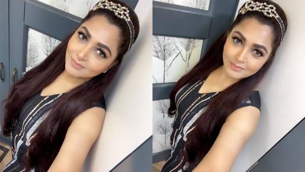 எடையை குறைத்து.. 90ஸ்க்கு திரும்பிய குஷ்பு... லைக்குகளை அள்ளும் புகைப்படம் !