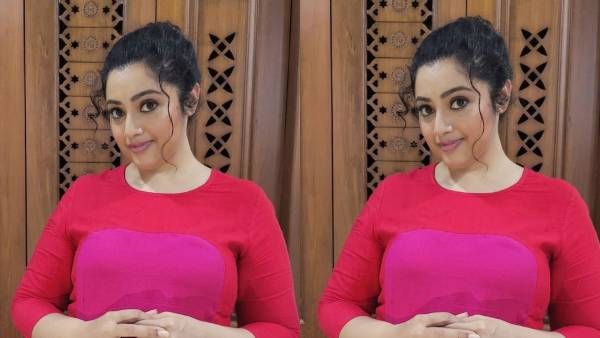 இது ஆடி ஸ்பெஷல்...ஆஃபர் இல்ல...முன்னாள் டாப் ஹீரோயின்கள் செய்யும் வேலையை பாருங்க