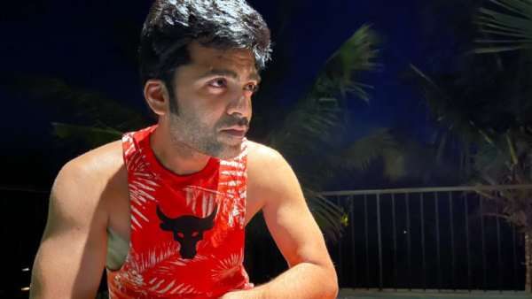 ஆள் சும்மா அழகா ஆகிட்டே போறாரு.. வசீகரிக்கும் லுக்கில் சிம்பு.. ஹார்ட்டீன்களை குவிக்கும் ரசிகைகள்!