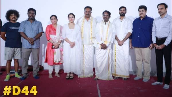 என்ன தீர்ப்பு வேணா வரட்டும்.. நான் அடுத்த பட பூஜையில் பிசி.. வைரலாகும் தனுஷின் டி44 பிக்ஸ்!