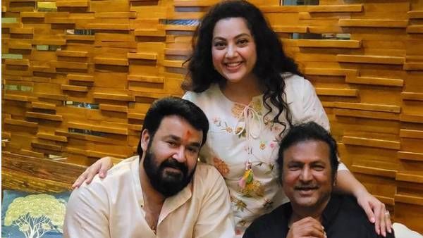 அன்று ரஜினி...இன்று மோகன்லால்... வைரலாகும் மோகன்பாபு ஃபேமிலி ஃபோட்டோஸ்