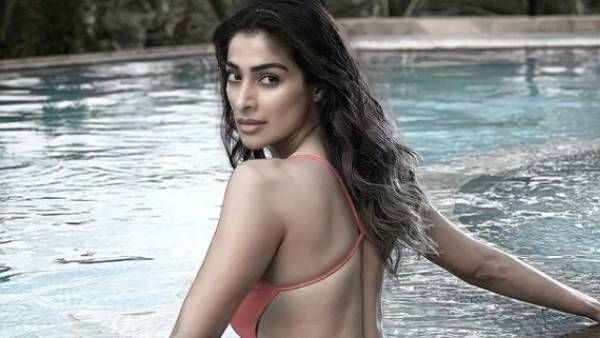 பிகினியில் டக்கராக இருக்கும் ராய் லட்சுமி… ஷப்ப்பா என பெருமூச்சுவிட்ட இளசுகள் !