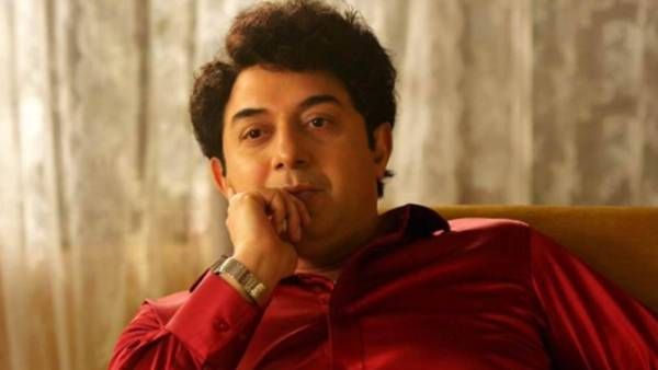 அழகு.. அம்சமான போஸ்.. அரவிந்த் சாமியின் எம்ஜிஆர் லுக்கை பார்த்து மிரண்டுபோன இயக்குநர்!