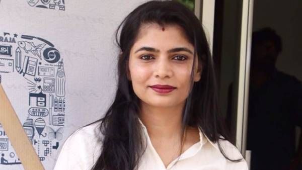 கடவுளே காப்பாத்து...ஷாருக்கான் குடும்பத்திற்காக பிரார்த்தனை செய்யும் சின்மயி