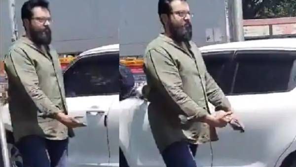 ப்ளீஸ்… வழிவிடுங்க.. நடுரோட்டில் இறங்கிய சரத்குமார்…பரபரப்பான சென்னை !