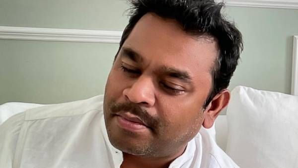 யாரு...நம்ம இசைப்புயலா இது...அடையாளமே தெரியாம இப்படி மாறிட்டாரே