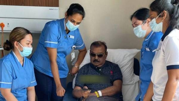 துபாயில் மொபைலில் சூப்பர் ஹிட் பட பார்த்த விஜயகாந்த்... என்ன படம் தெரியுமா?