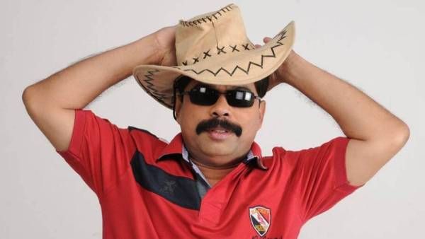 படப்பிடிப்பில் திடீரென மயங்கி விழுந்த பவர் ஸ்டார் சீனிவாசன்.. மருத்துவமனையில் அனுமதி தீவிர சிகிச்சை!