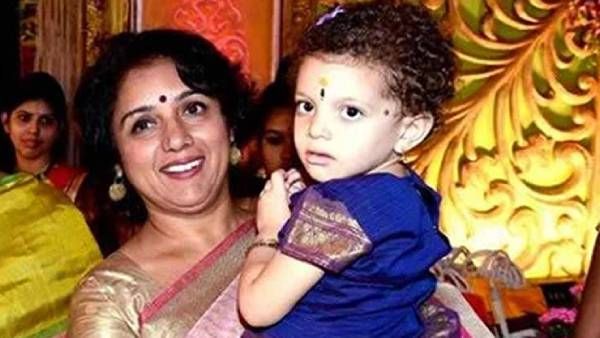 தத்து எடுக்கவில்லை... விவாகரத்திற்கு பின் பெற்றெடுத்த குழந்தை… நடிகை ரேவதி விளக்கம்!