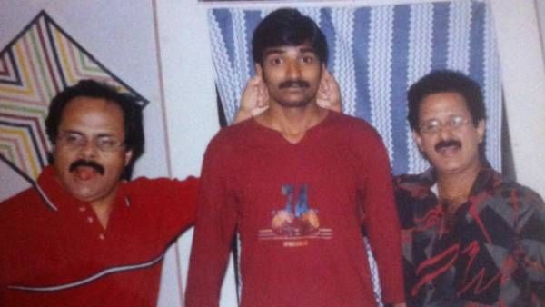 காதை பிடித்து திருகிய கிரேஸி மோகன்...த்ரோபேக் ஃபோட்டோ வெளியிட்ட சதீஷ்