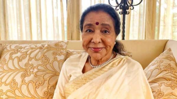 மயக்கும் மந்திரம் குரலுக்கு சொந்தக்காரி ஆஷா போஷ்லே…டாப் 5 ஹிட் சாங்!