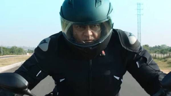 தீப்பொறி பறக்கும்… Valimai Glimpse… ஹேஸ்டேக்கை தெறிக்கவிடும் ரசிகர்கள்