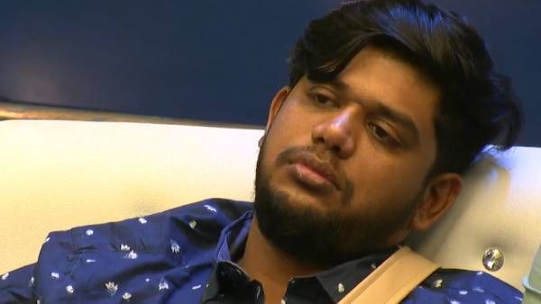 சொந்த ஸ்டோரி சொல்ல சென்னா.. துப்பாக்கி விஜய் மொட்டை மாடி சீன் சொல்றாப்ல.. ட்ரோலாகும் அபிஷேக்!