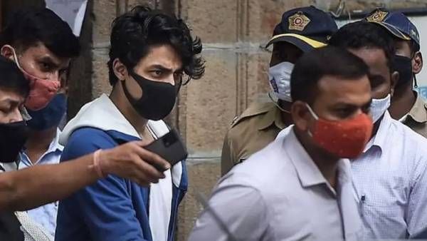 ஆர்யன் கானின் ஜாமீன் மனு நிராகரிப்பு.. மும்பை உயர்நீதிமன்றத்தை நாட ஷாருக்கான் முடிவு !