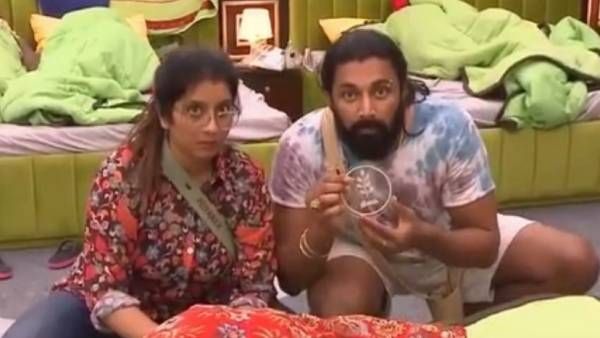 பிக் பாஸ் வீடா? பைத்தியக்கார ஆஸ்பத்திரியா? அடங்கப்பா.. ஒண்ணுமே புரியலையே என புலம்பும் ரசிகர்கள்!