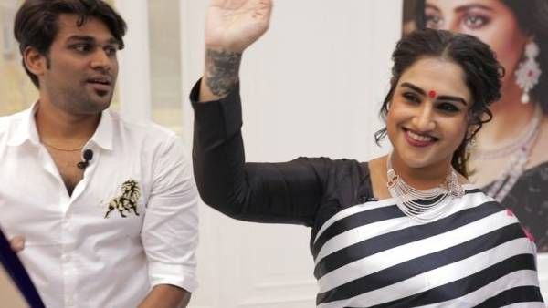 ஜொலி ஜொலிக்கும் வைர நகை… மணப்பெண்ணாக மாறிய வனிதா… வைரல் போட்டோஸ் !