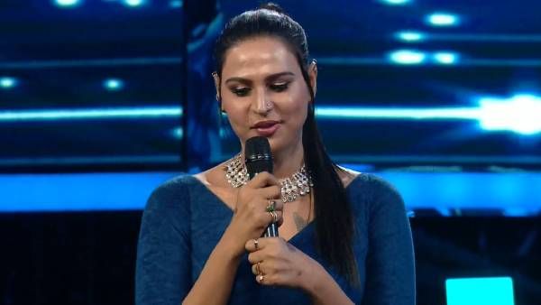 சிக்கலில் பிக்பாஸ்... நமீதா வெளியேற இதுதான் காரணமா... தீயாய் பரவும் பகீர் தகவல்!