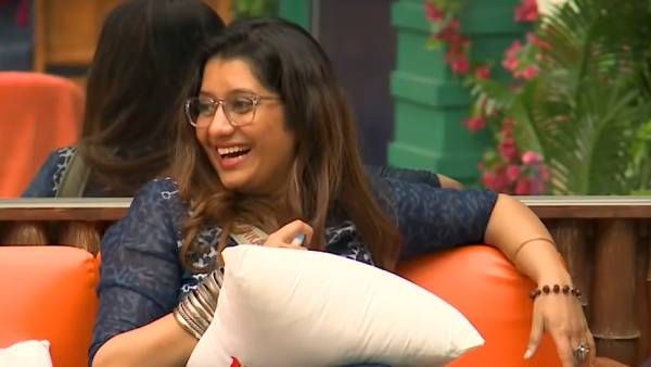 உருக்கமான குட்டி ஸ்டோரி சொன்ன பிரியங்கா... லைக்கை மாற்றி டிஸ்லைக் கொடுத்த ஹவுஸ்மேட்ஸ்