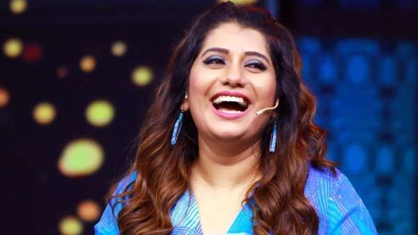 பிரியங்கா மட்டும் இப்படி கர்ணகொடூரமா கத்துதே அது ஏண்ணே.. புரமோவை பார்த்து கடுப்பாகும் நெட்டிசன்ஸ்!