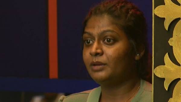 பல நாள் பட்டினி… சாப்பாட்டுக்கே வழியில்லை… கண்ணீர் விட்டு அழுத இசைவாணி!