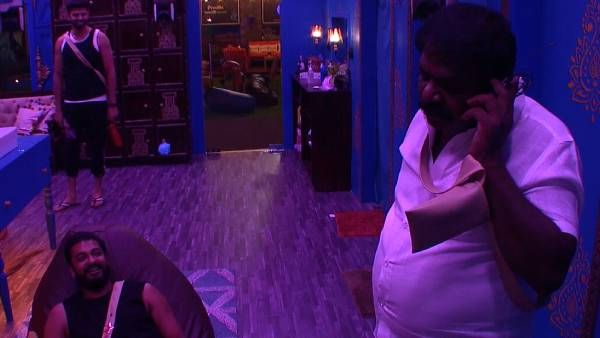 என்ன சொல்றீங்க...பிக்பாஸ் வீட்டில் போன் யூஸ் பண்றாங்களா... அன்சீனால் கிளம்பிய சர்ச்சை